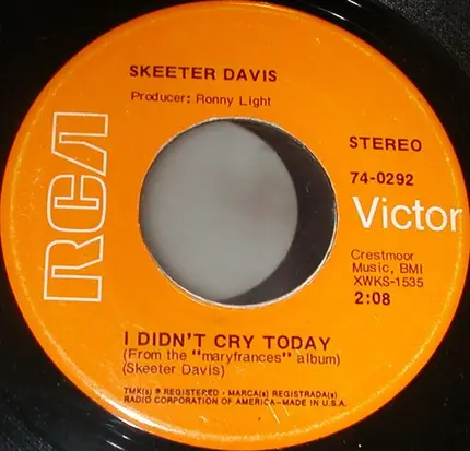 Skeeter Davis - I'm A Lover (Not A Fighter) / I Didn't Cry Today