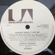 LP - Shirley Bassey - Nobody Does It Like Me