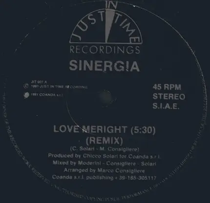 Sinergia - Love Me Right