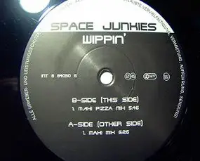 Space Junkies - Wippin'