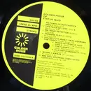 LP - Status Quo - Golden Hour Of Status Quo - Embossed