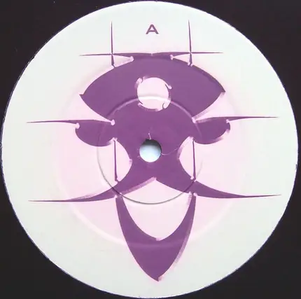 Studio 4 - Replica / Kiss Chase